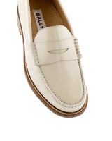 Bally Vit Loafers