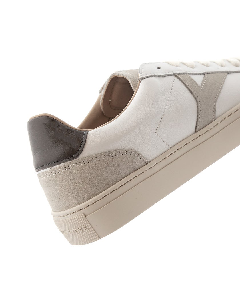 Sneaky Steve Vit Sneakers