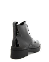 Foot News Svart Känga