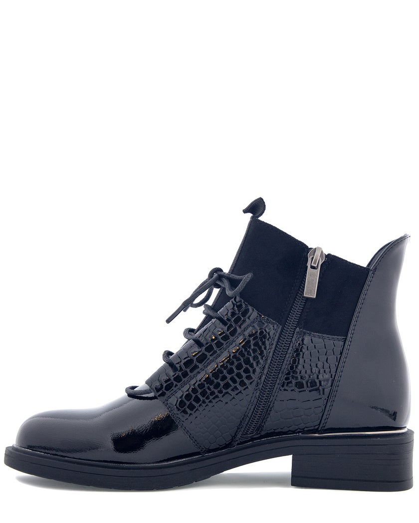 Emelie Strandberg Svart