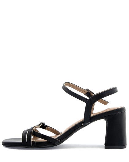 Emelie Strandberg Sandalett