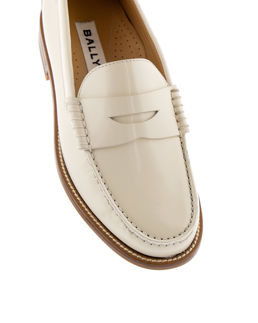 Bally Vit Loafers