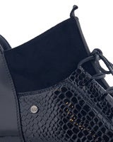 Emelie Strandberg Svart