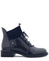 Emelie Strandberg Svart