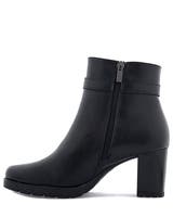 Emelie Strandberg Svart